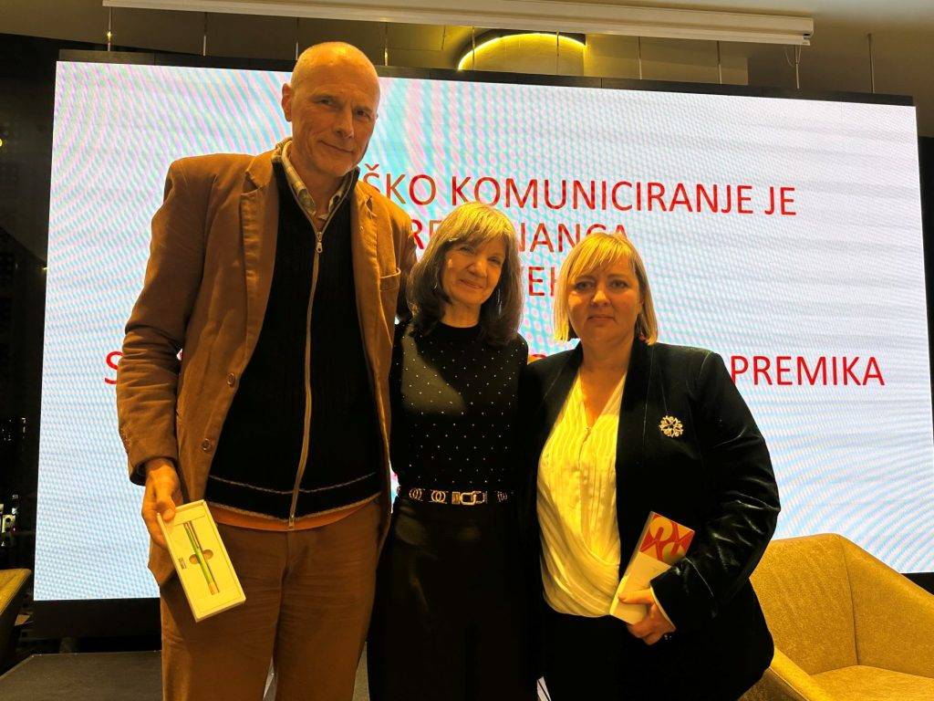 Na fotografiji: dr. Iztok Seljak, Tanja Mohorič in Marjeta Žonta